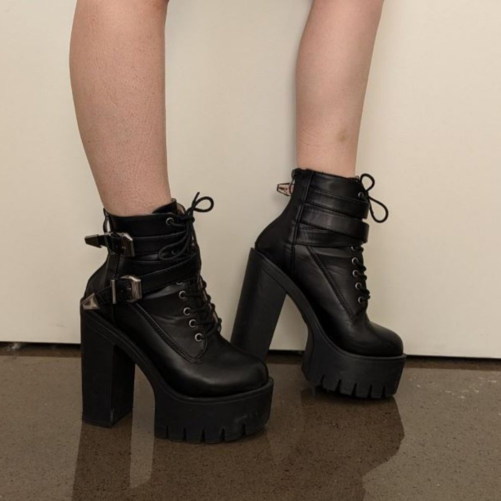 Goth black platform boots Jeffrey Campbell style 6.5 7